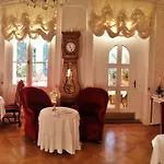 Le Manoir 2*