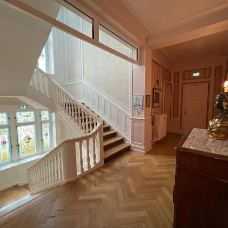 Le Manoir بارْ