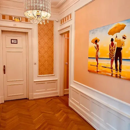 Le Manoir 2* 바