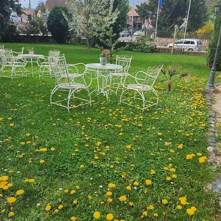 Le Manoir Hotel 2*