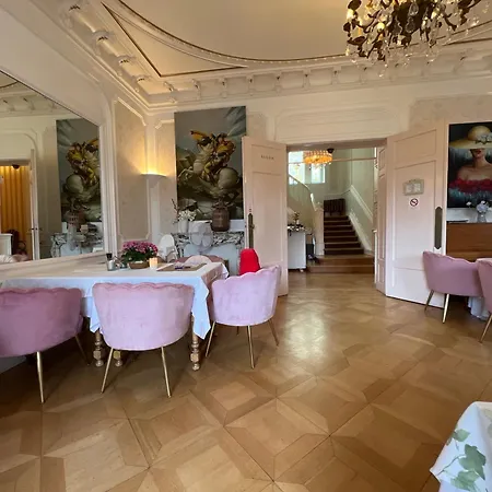 Le Manoir 2*