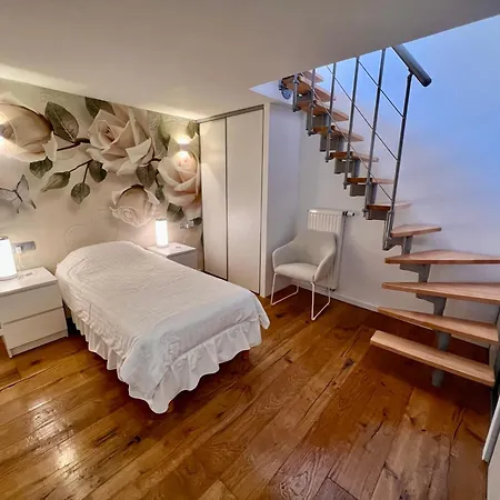 Le Manoir Hotel