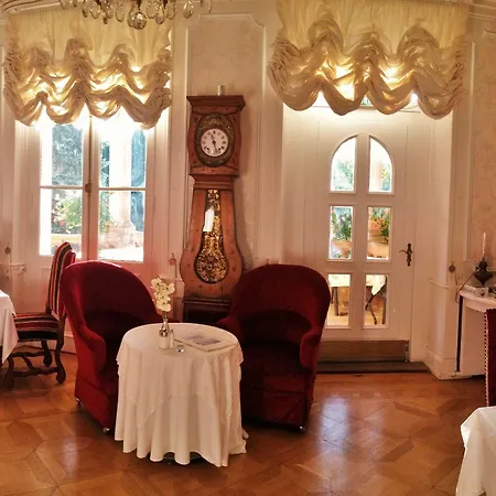 Le Manoir 2*