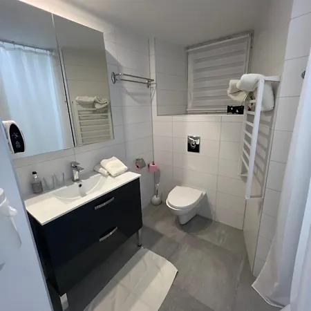 Le Manoir 2* 바