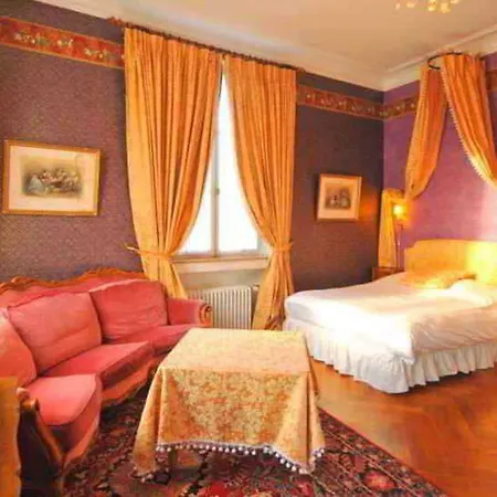 Le Manoir Hotel