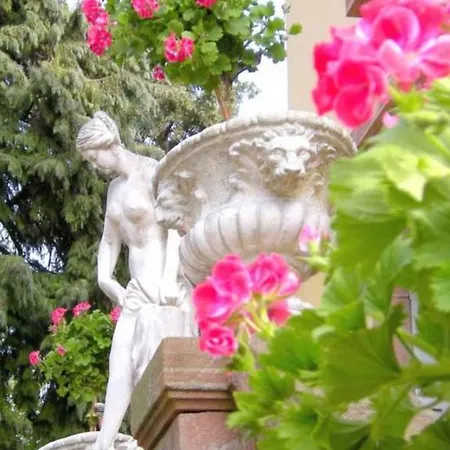Le Manoir Hotel 2*